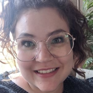 Meet your Posher, Caroline